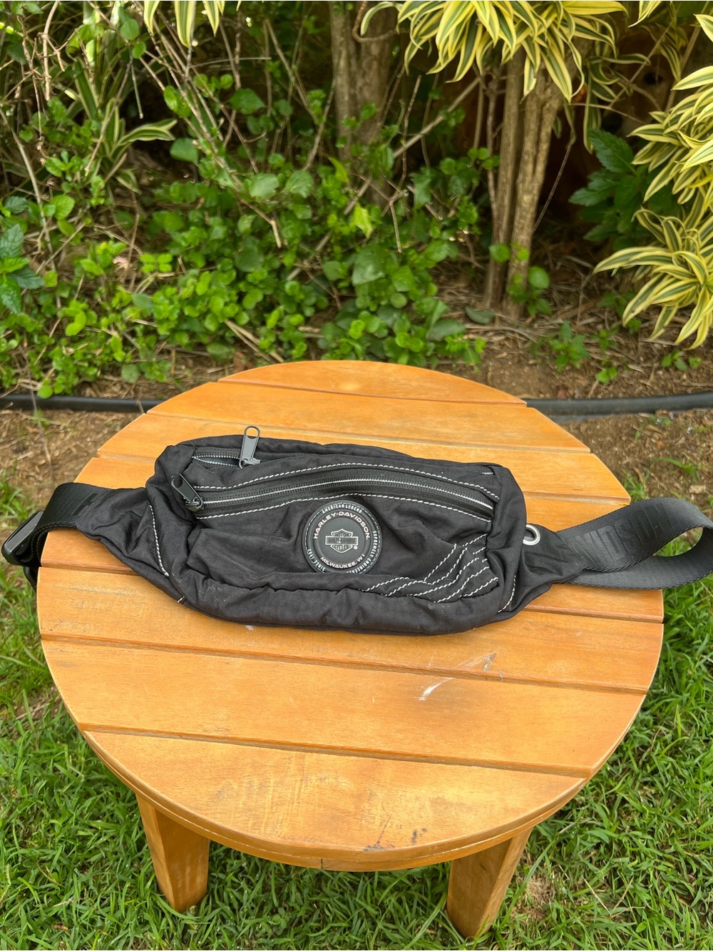 Harley-Davidson Black Men’s Belt Bag with White Stitching
